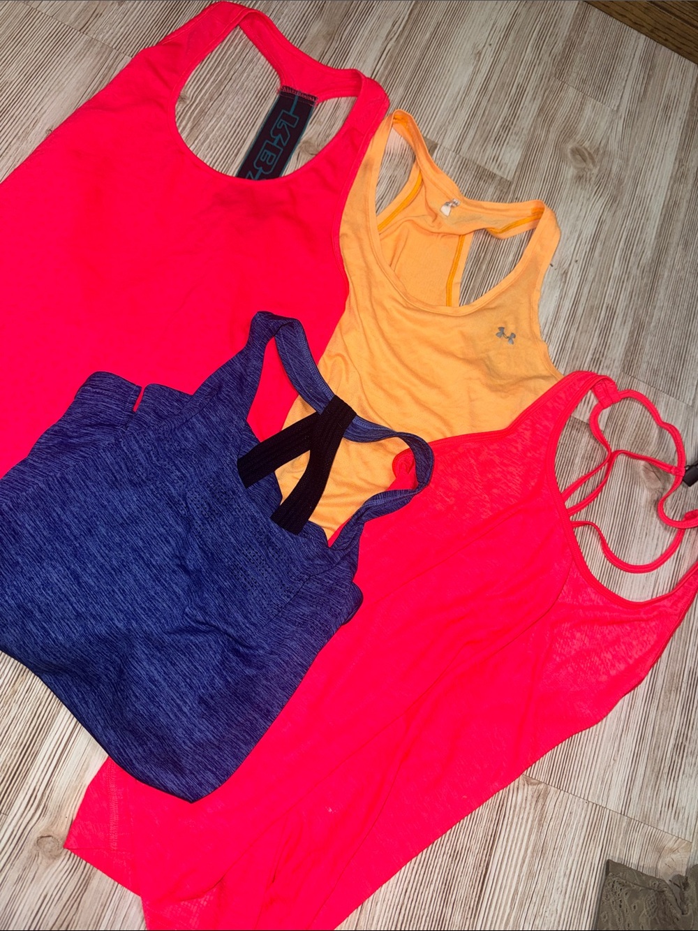 Bundle of 4 large workout tops - under armour - champion - rbx - adidas